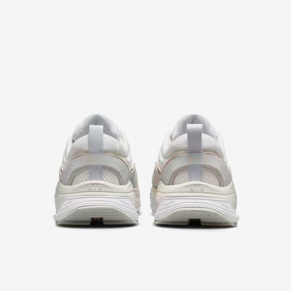 NWT * Nike Air Max Bliss LX Size 6 - Summit White, Phantom Dust, Sandrift, Sail - Picture 10 of 12